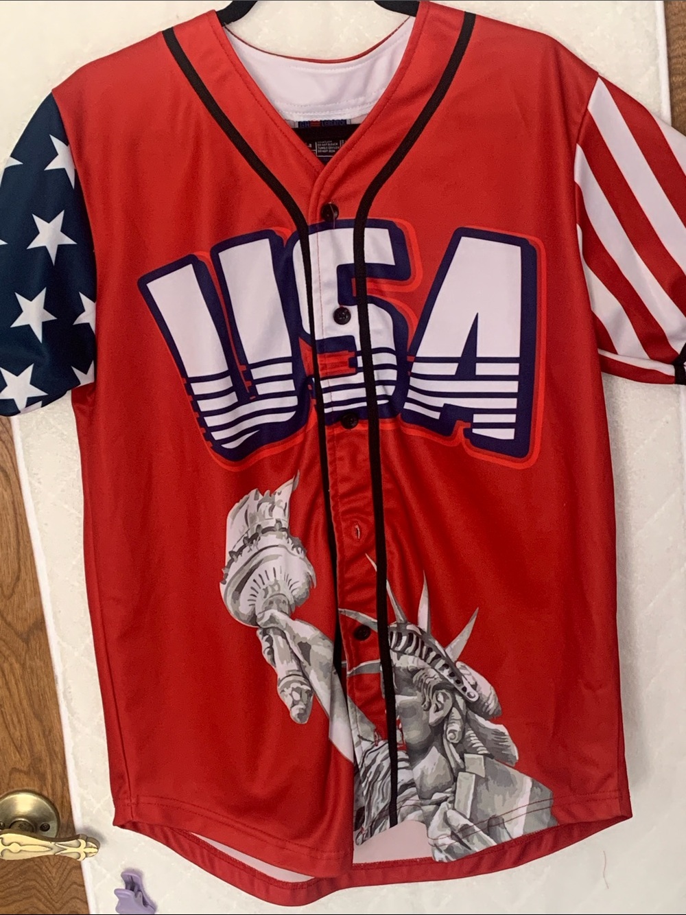 Men's Red USA Graphic Baseball Jersey with Patriotic Sleeve Accents